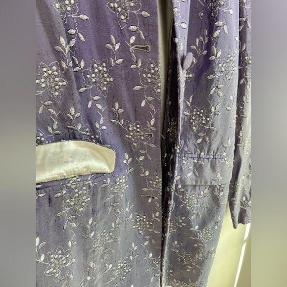 Favourbrook Silk Embroidered Evening Jacket / Coat in Lilac Purple & White, 6 - Picture 13 of 15